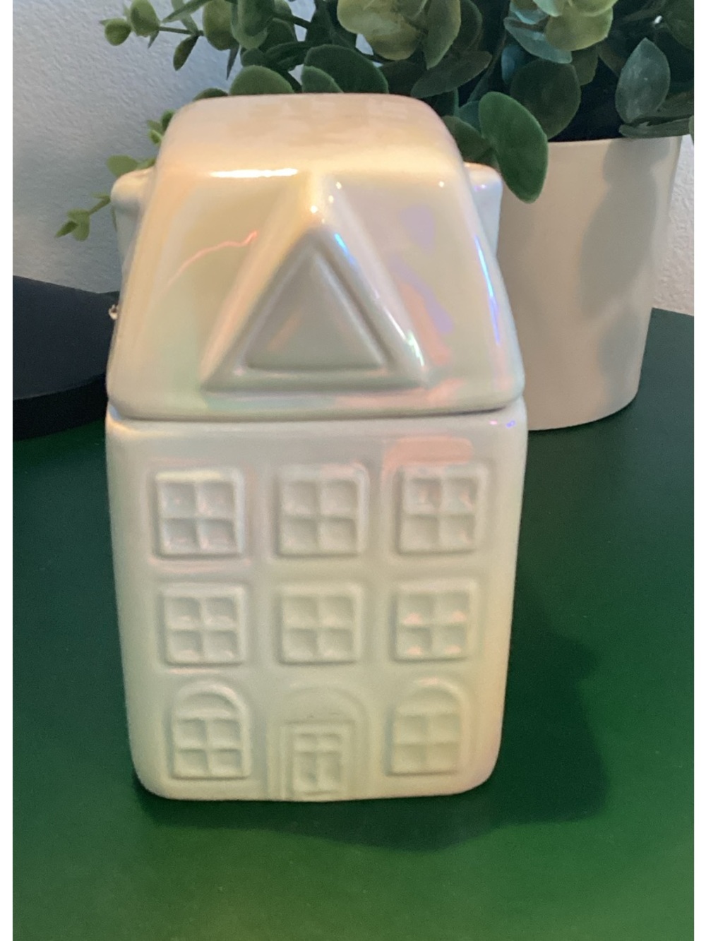 New Iridescent White Ceramic House Candle Holder Scent Sugar Cookies